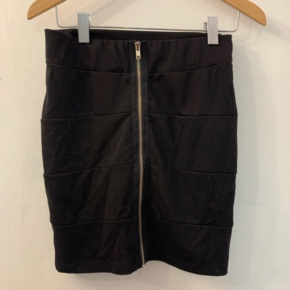 Black Skirt - Picture 1 of 3